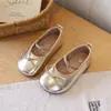 Zapatos planos cómodos de rendimiento con lazo, estilo princesa coreana, zapatos individuales de primavera y otoño 2026 para niños, zapatos de piel, zapatos para niños con suela blanda