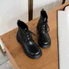 Novas Botas Curtas com Solado Grosso para Outono/Inverno 2026, Com Cadarço Frontal, Tamanhos 40-45, Botas Femininas de Bico Redondo, Salto Médio, Cano Curto