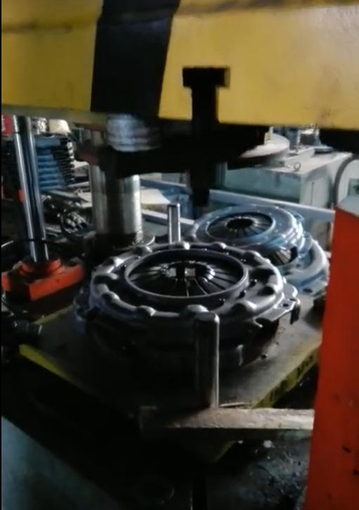 汽车离合器压盘生产