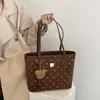 Otoño 2026 Nuevo Bolso Ita de Motocicleta Retro Japonés Bolso Grande de Hombro Cruzado Uniforme Bidimensional Bolso de Viaje para Mujer