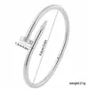 Pulsera de acero inoxidable bestseller transfronteriza para mujer, pulsera de acero de titanio de alta gama a la moda que no se decolora, joyería elegante de nicho al por mayor