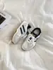 2026 Nuevo Diseño de Nicho Zapatos de Entrenamiento Alemanes para Estudiantes, Dulces y Versátiles, Tenis Casuales Deportivos de Caña Baja a la Moda, Zapatos Blancos