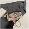 Couro Encerado a Óleo Retrô 2025 Nova Bolsa Feminina Pequena Quadrada Transversal de Ombro para Pendurar com Fecho, Moda Trendyy de Grande Capacidade para o Dia a Dia
