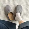 Medias Pantuflas Cerradas Estilo Bosque Retro para Mujer, Nuevo Modelo Primavera y Otoño 2026, Pequeñas con Suela Gruesa Slip-On Estilo Birkenstock