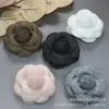 Estilo Fragrante Vintage Camélia Flor de Tecido Estereoscópica Acessórios Diy Corsage Acessórios de Cabelo Acessórios de Flor para Vestuário