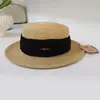 Sombrero de moda de satén plisado estilo japonés con copa plana para mujer, sombrero de sol de verano elegante y versátil, sombrero de paja para playa de vacaciones