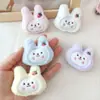 Broche de Accesorios de Muñeca Conejo Fresa de Peluche de Dibujos Animados Ropa Linda de Muñeca Conejo Accesorios para Calzado Infantil