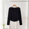 Camiseta branca pura, de corte regular para mulheres, com decote quadrado, cintura ajustada, efeito emagrecedor, mangas compridas e barra curva, um top branco da moda para usar por baixo