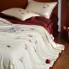 Colcha de Ar Condicionado Tencel Cereja de Luxo Leve, Conjunto de Quatro Peças de Colcha Refrescante de Seda Gelada para o Verão, Estilo Verão, Lavável à Máquina, Colcha Fina Refrescante