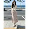 Top de manga corta ajustado y texturizado con ambiente suave estilo coreano, Falda rosa floral de cintura alta, Conjunto de dos piezas para mujer