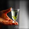Imitação de vidro resistente a altas temperaturas Song mão segurando pote de coluna de água bule dispositivo de aquecimento de vinho grande copo macho fervente bule garrafa de água fria