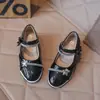 2026 Novos Saltos Altos de Princesa para Meninas com Flores de Strass, Sapatos Mary Jane, Sapatos de Performance Infantil, Sapatos Rasos Single de Solado Macio