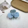 Nuevo pasador de acetato con patrón de grava de camelia, elegante y dulce diseño floral, suave accesorio para el cabello para recogidos en la nuca