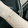 Collar y Pulsera de Cruz de Nácar Blanco VJinshang, Tallado de Precisión CNC París, Chapado en Oro Rosa de 18 Quilates, Cadena para Clavícula que No se Desvanece