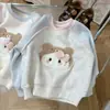 Sudadera para niña con forro polar y bordado de dibujos animados, nuevo estilo 2026, top de bebé con forro polar y mangas raglán, top de otoño e invierno, nueva ropa de invierno