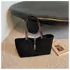 Bolsa Tote Feminina Estilo Coreano Fashionável Outono 2026, Bolsa de Mão Simples para Estudantes de Grande Capacidade, Bolsa de Ombro para o Trabalho para Mulheres