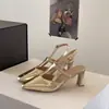 Sandalias Elegantes de Tacón Alto Plateadas 2026 para Mujer con Espalda Abierta, Tacón Grueso, Punta Cerrada, Adecuadas para el Transporte de Verano