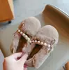 Sapatos de Pelúcia para Meninas com Forro de Lã 2026 Outono/Inverno Novo Estilo Sapatos de Algodão Quentes para Crianças Sola Macia Crianças de Tamanho Médio a Grande Sapatos de Princesa para Meninas