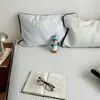 Alfombra de dormitorio suave y refrescante, amigable con la piel, de textura mixta rayada, Clase A, juego de tres piezas de alfombra suave y refrescante de poliéster PE