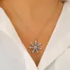 Collar con Colgante de Copo de Nieve de Diamante Cadena para Clavícula Joyería Navideña Transfronteriza Europea y Americana Collar para Fiesta Festiva de Lujo Ligero para Mujer