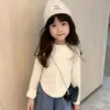 Conjunto Novo de Primavera e Outono para Meninas Camiseta Básica Estilo Coreano para Bebê Calça Jeans Casual Calça de Perna Larga para Meninas Blusa para Meninas
