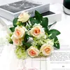 Ramo de Novia Artificial Transfronterizo 7 Rosas Pequeñas Rosa Artificial Flores de Mano Decoración del Hogar Flores Artificiales