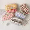 Temporada de Regreso a Clases Estilo Crema Dibujo Animado Cuadros Estuche para Lápices Bolsa de Almacenamiento de Papelería para Niña Estuche para Lápices de Aspecto Elegante para Estudiante Bolsa de Cosméticos