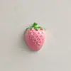 Acessório de resina de brinquedo de comida de desenho animado de morango criativo, morango pequeno de borracha macia para grampo de cabelo DIY, pulseira, acessório para capa de celular