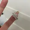 Estilo Medieval Vintage Lujo Accesible Alta Gama Flor Cepillada Diamante Brillante Retro Encaje Anillo Ancho Diseño Nicho