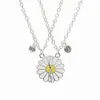 Venta transfronteriza simple flor costura magnética collar margarita collar para amigas collar de aceite femenino fabricantes al por mayor