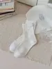 Calcetines rosas para mujer, estilo otoño e invierno, calcetines dulces de encaje floral hasta la mitad de la pantorrilla, calcetines apilados de encaje tridimensional estilo coreano ins