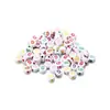 Fundo Branco Contas Coloridas com Letras Contas Acrílicas com Letras Inglesas Contas Redondas Planas Pulseira de Miçangas DIY 26 Letras
