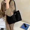 Bolso de gamuza para mujer 2026 nuevo de moda otoño popular bolsa de mano gran capacidad bolso de hombro bolso de mano vintage para el día a día
