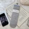 Meias Femininas Primavera e Verão Novo Estilo Coreano Ins Color Block de Malha Fina Brancas Respiráveis Absorventes de Suor com Coração Meia de Cano Médio para Mulheres