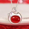 Colgante Gallo del Zodíaco Benmingnian Femenino Ágata Roja Gallo Auspicioso Collar Moda Sencillo Cadena Corta para Clavícula Joyería de Plata