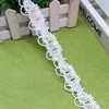 Nuevo Poliéster Encaje de 2.8 cm Joyería Exquisita Accesorios Blancos Flor Cortada Encaje Bordado Soluble en Agua Código de Barras