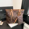 Bolsa de Hombro Tote Grande de Gran Capacidad Versátil Texturizada Impresa al por Mayor Transfronteriza Moda Coreana 2026 Casual para Viajero