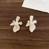Brincos Circulares de Flor Tridimensional Estilo Novo Super Fada Franceses para Mulheres, Brincos de Pérola, Moda de Nicho, Brincos Versáteis e de Alta Qualidade