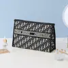 Bolsa de Maquiagem Xadrez Estilo Ins, Grande Capacidade, Bolsa Portátil para Armazenamento de Cosméticos, Necessaire, Portátil