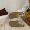 Otoño Invierno 2026 Zapatillas de Media Pantufla Cerradas con Felpa Plus para Mujer Ropa de Exterior Zuecos Perezosos Retro Mate Zapatillas Cálidas Planas de Piel