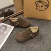 Sapatos baixos femininos versáteis e leves, nova coleção outono/inverno 2026, apresentando designs fofos, forrados com fleece e com solas grossas, incluindo botas de neve quentes