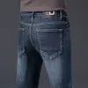 Jeans azuis de alta qualidade italianos para homens, coleção primavera/outono 2026, corte reto slim-fit, com stretch, calças compridas casuais versáteis
