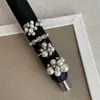 Anel aberto vintage estilo francês com pérola redonda e zircônia cúbica, uma joia de nicho e sofisticada para o dedo indicador, com um design cool e elegante, perfeito para mulheres
