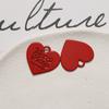 Pendientes DIY de aleación de pintura simple de nicho para todas las ocasiones, con palabra unilateral y corazón colgante, accesorios para el cabello de mujer, material para funda de teléfono, lote