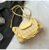 Bolsa de Ombro Nicho da Moda para Mulheres 2026 Nova Bolsa de Ombro Xadrez Estilosa com Acabamento de Luxo, Bolsa Transversal Tendência para o Dia a Dia