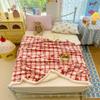 Otoño e Invierno Nuevo Doble Capa Engrosado Clase A Terciopelo de Leche Cachemira Manta Ins Estilo Lindo Sofá Cama Dormitorio Multifunción