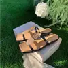 ¡En stock, se envía al instante! Sandalias de Cuña con Hebilla de Concha Estilo Francés Romano, Punta Cuadrada, Doble Correa, Mismo Estilo que Mamá Uva, para Mujer
