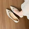 Elegantes zapatillas planas de punta con pedrería para mujer, colección otoño 2026, corte bajo, impresionantes zapatos de dama de honor, zapatos para fiesta y boda, zapatos para mujer talla grande