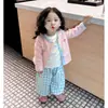Conjunto coreano de tres piezas para niña 2026 primavera/otoño nuevo y elegante: suéter top y pantalones de cuadros