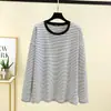 Camisa base listrada de veludo escovado para outono e inverno para mulheres, forrada com fleece, corte solto, gola redonda, manga longa, camiseta interna, tamanho grande, top quente